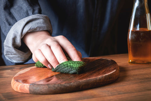 Trattamento del pavimento in legno di larice